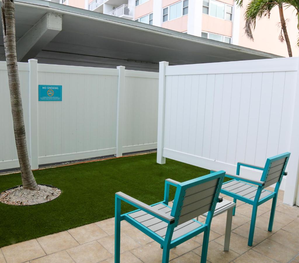King Room - Ground Floor - Mobility Accessible - Non-Smoking