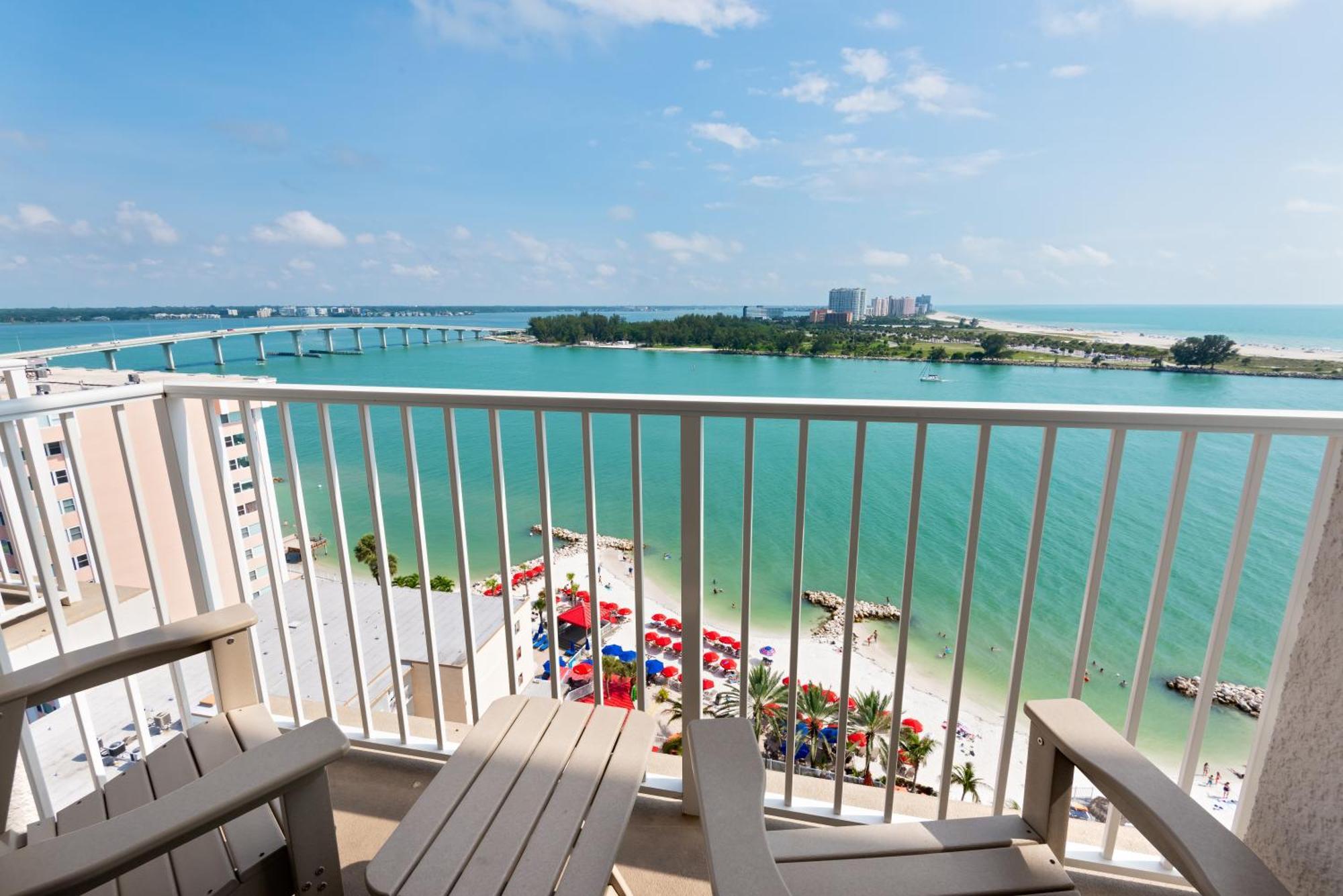 Queen Suite with Two Queen Beds and One Sofa Bed and Beach View - Non-Smoking,1641048514:JPEG