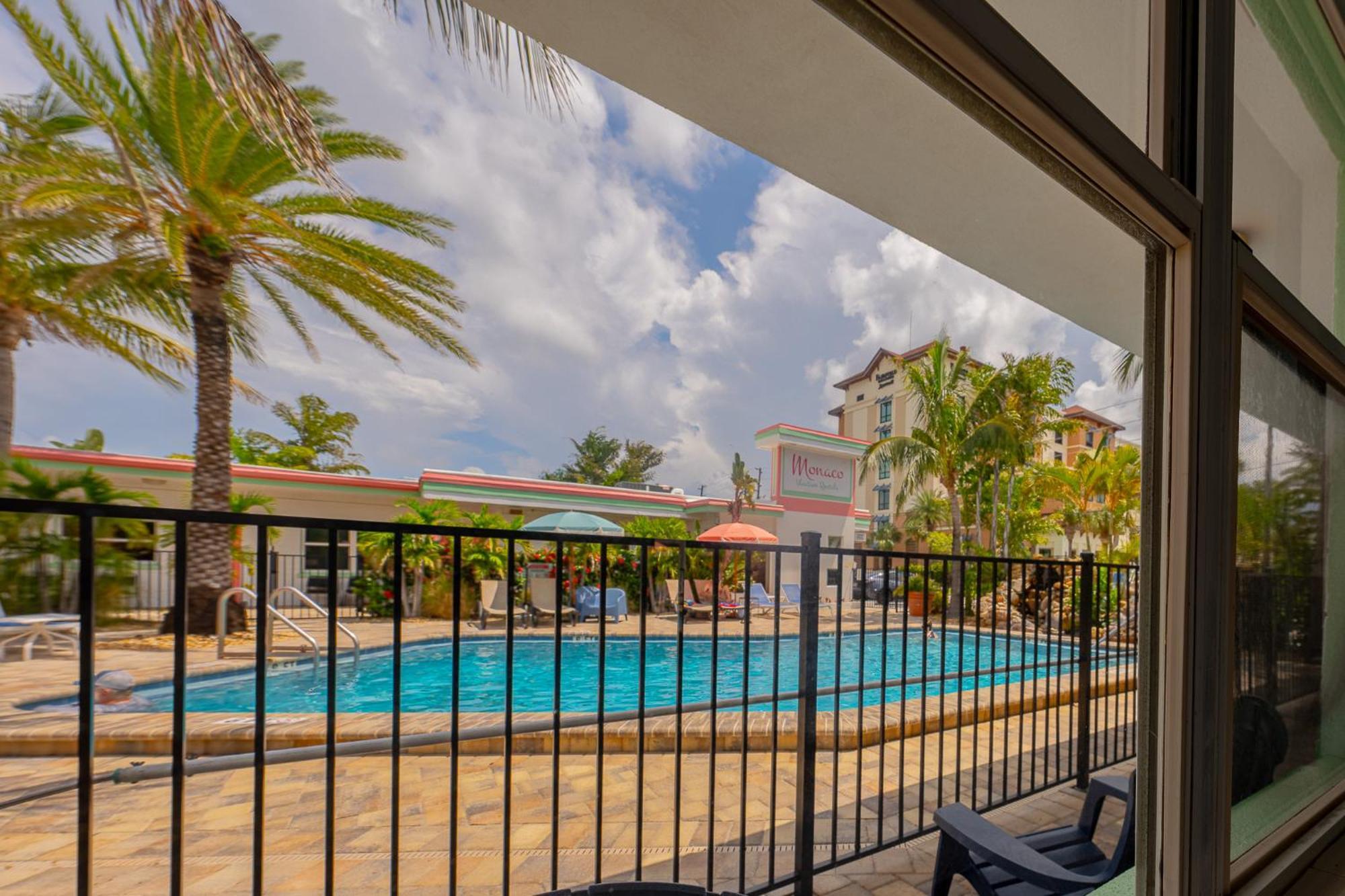 Double Room with Pool View