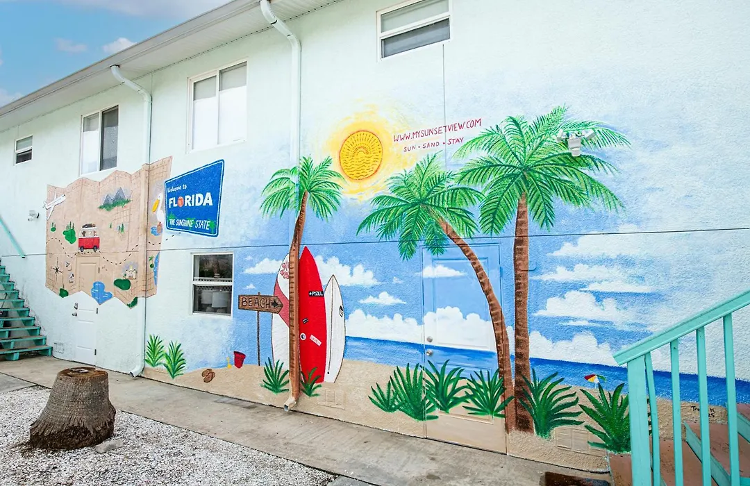 2Bd 2Ba Sunview 6 2Mins To Beachpool!-1