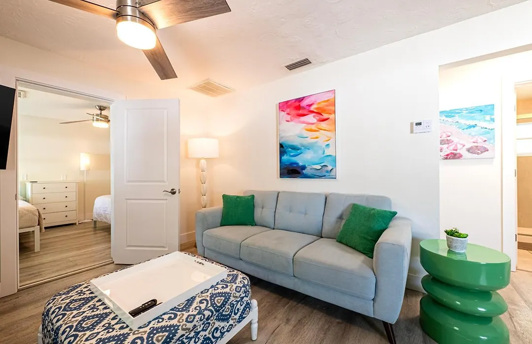 2Bd 2Ba Sunview 1 2Mins To Beachpool!-1