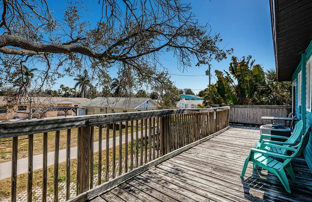 Tropical Indian Rocks Beach Suite B-1
