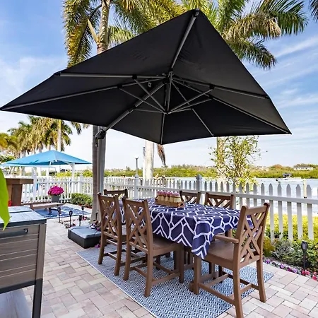 Premier 2Bd Waterfront Condo Barefoot Beach Resort-3