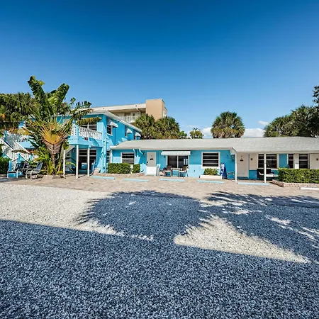 Tropical Blue Water Beachside 7-3