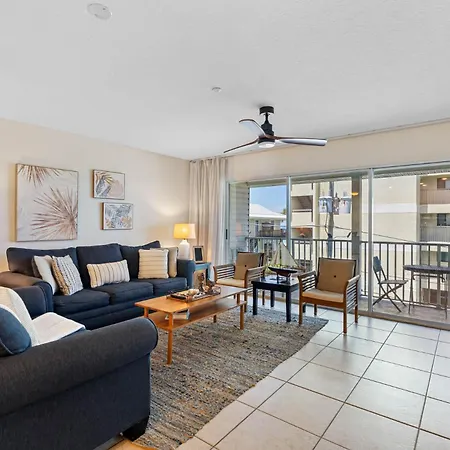 Seaside Serenity: Your Perfect Condo Escape!-2