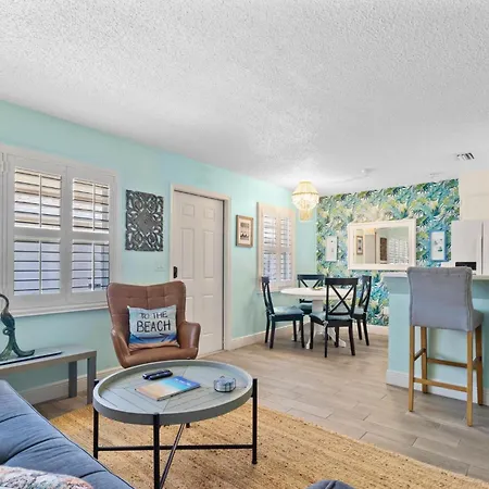 Spanish Villa Suite 54 - Indian Rocks Beach Condo Across The Street To Beach Access, Newly Remodeled & Walkable To Restaurants!-3