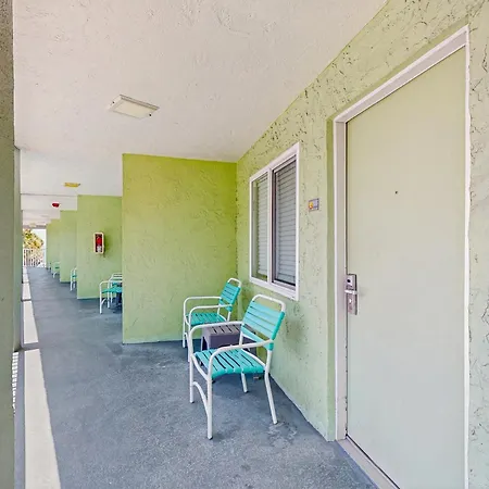Pelican Pointe-3