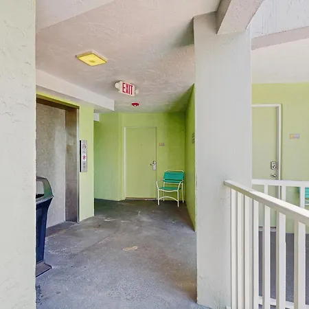 Pelican Pointe-2