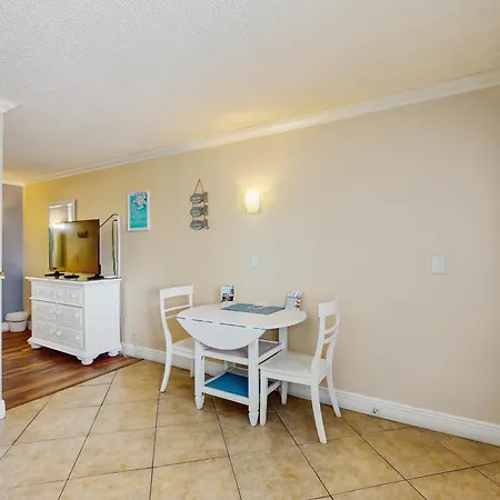 Pelican Pointe-2