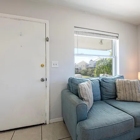 2Bd 1Ba Sunset 3 3Mins To Beach!-3
