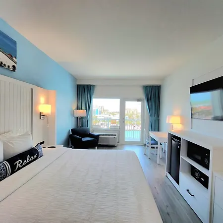 Charthouse Clearwater Beach Marina Hotel-2