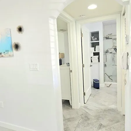Beach Condo-2