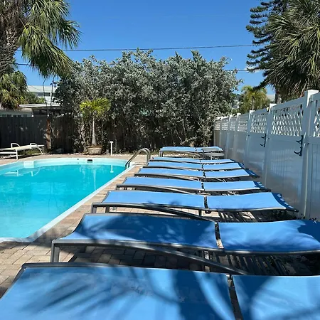 2Bd 1Ba Sunview 5 2Mins To Beachpool!-3