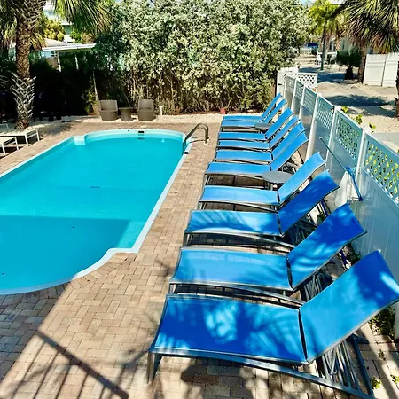 2Bd 1Ba Sunview 2 2Mins To Beachpool!-2