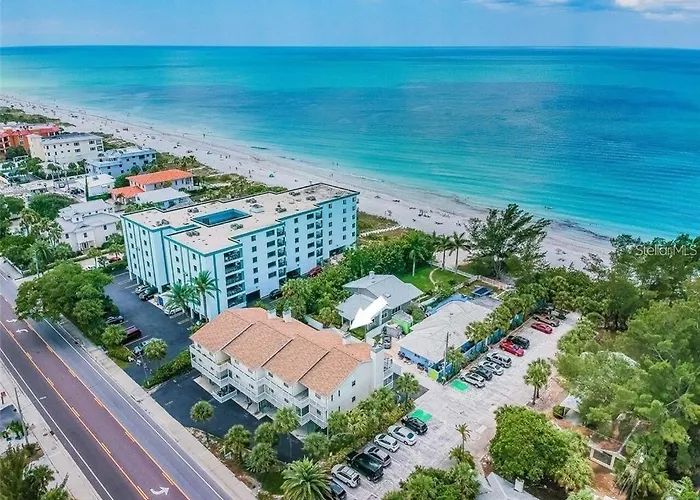 100 Steps To Beautiful Indian Rocks Beach, Oceanside, 2 Bedroom Updated Condo Clearwater Beach