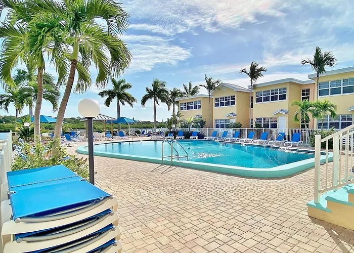 Barefoot Beach Resort E102 Clearwater Beach