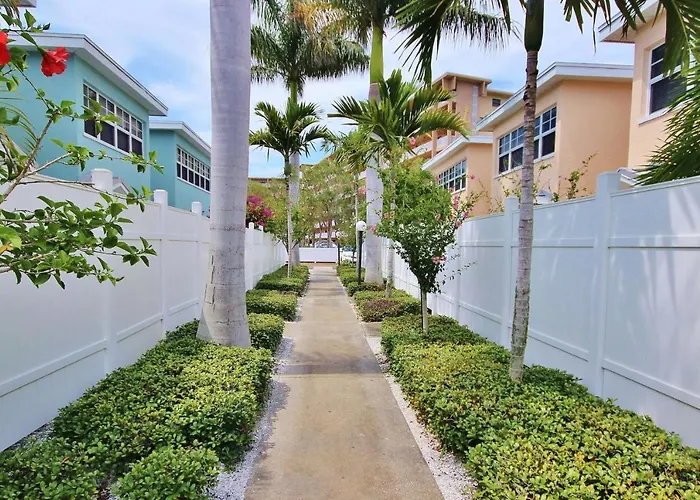 Barefoot Beach Resort E102 Clearwater Beach