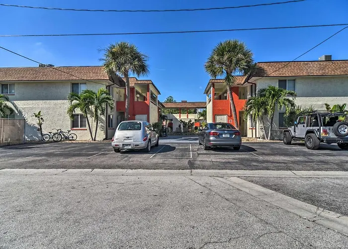 Sunny Indian Rocks Beach Condo Steps To Gulf! Clearwater Beach