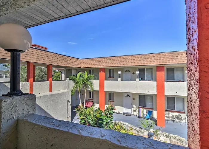 Sunny Indian Rocks Beach Condo Steps To Gulf! Clearwater Beach