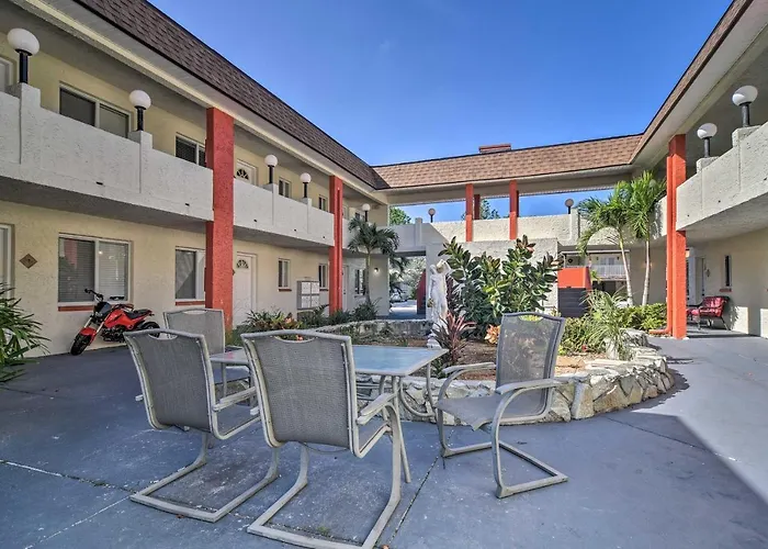Sunny Indian Rocks Beach Condo Steps To Gulf! Clearwater Beach