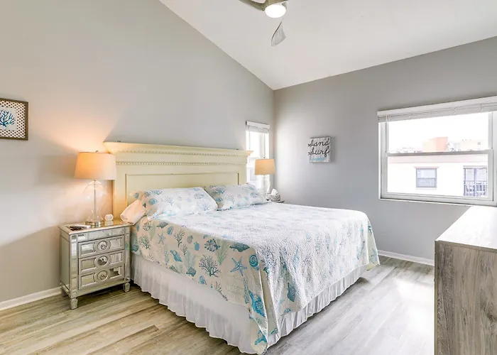 Heated Pool, Steps To Beach Indian Shores Condo! Clearwater Beach