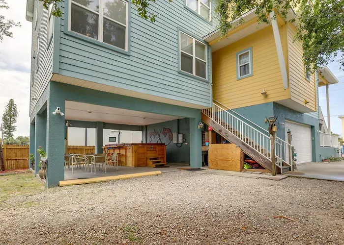 Walk To Indian Rocks Beach - Vibrant Condo Clearwater Beach