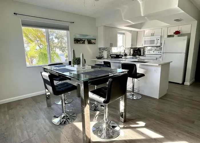Tropical Coastal Oasis East Apartment Clearwater Beach