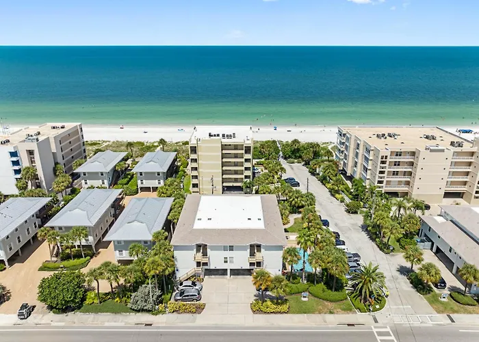 Seaside Serenity: Your Perfect Condo Escape! Clearwater Beach