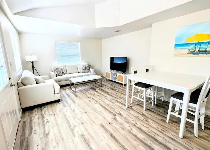 2Br Tropical Retreat A 3Mins To Beach Clearwater Beach