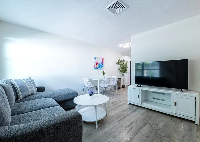 2Bd 1Ba Sunview 2 2Mins To Beachpool! Clearwater Beach