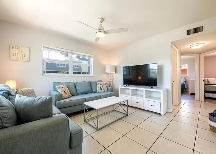 2Bd 1Ba Sunset 3 3Mins To Beach! Clearwater Beach