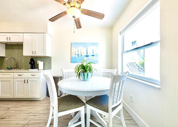 2Bd 1Ba Sunset 1 3Min To Beachpool! Clearwater Beach
