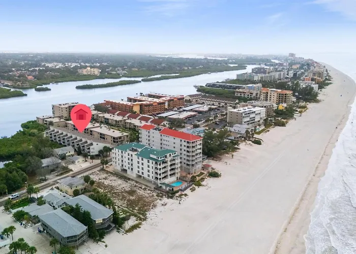 Newly Renovated, Water Views, 2 Bd Condo Clearwater Beach