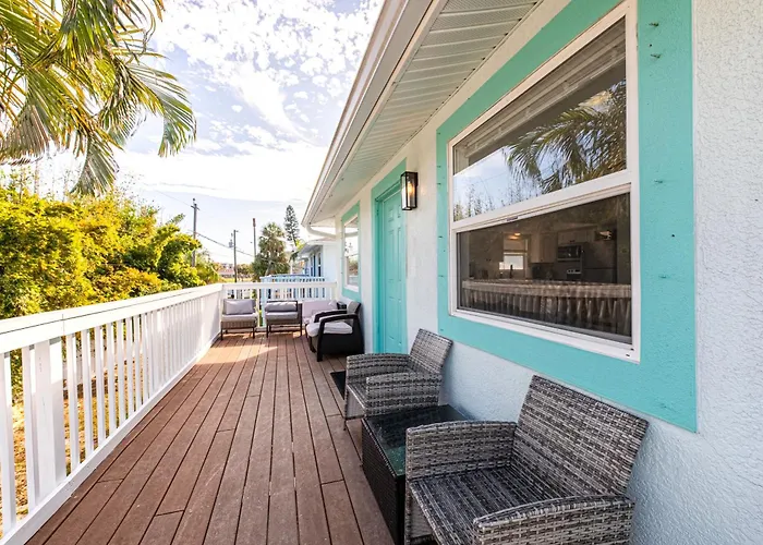 2Bd 2Ba Sandy Beach E 3Mins To Beachpool! Clearwater Beach