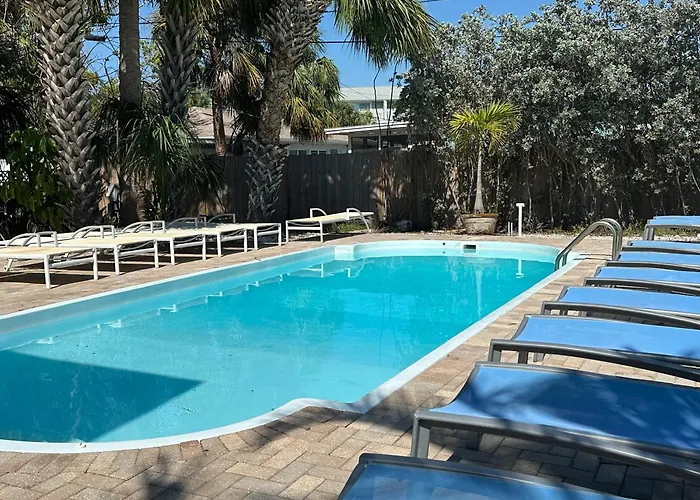 2Bd 1Ba Sunview 2 2Mins To Beachpool! Clearwater Beach