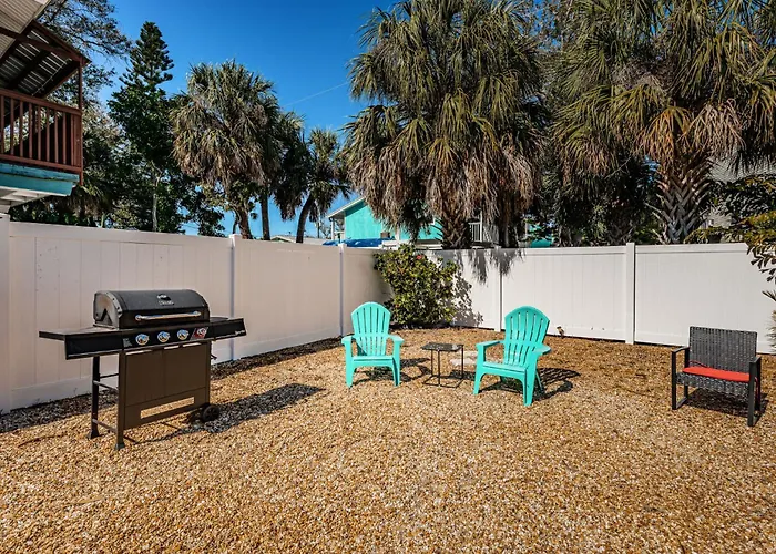 Charming Beach Villa B Clearwater Beach