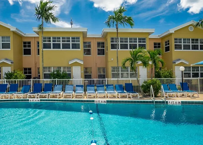 Indian Shores Beach Condo, Sleeps 4, Steps To Sand Clearwater Beach