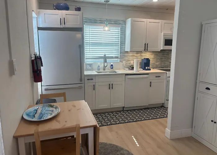 Seaside Retreat Cottages #4 Clearwater Beach