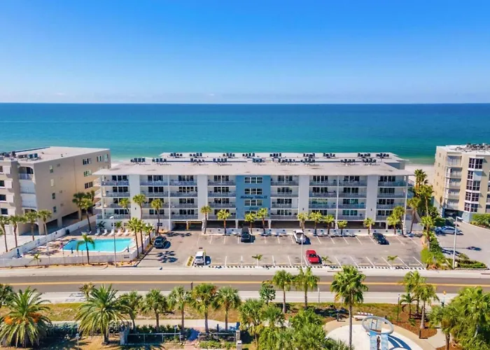Escape To Beach Oasis! Family Friendly, Updated Beachside Condo With Heated Pool! Clearwater Beach